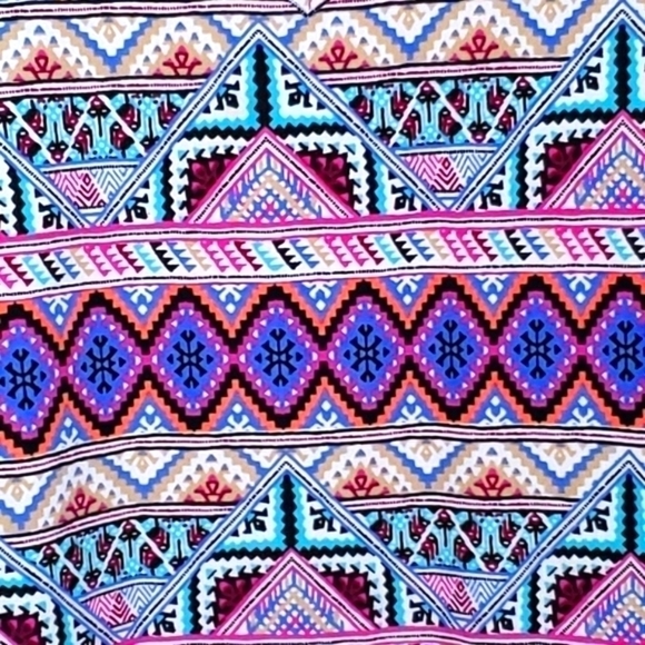 XL • Bobbie Brooks • Vibrant Aztec Printed Striped T-shirt - Picture 3 of 5